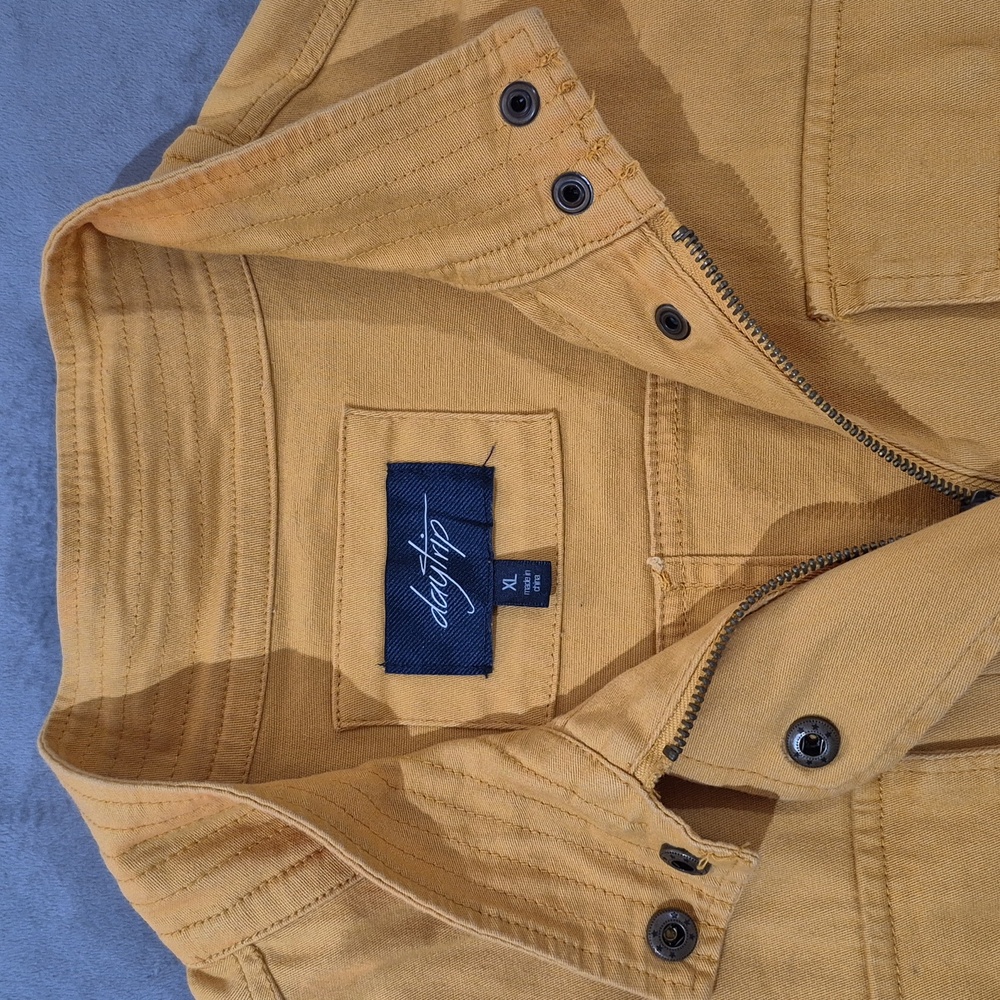 Lightweight Jacket - Picture 4 of 8